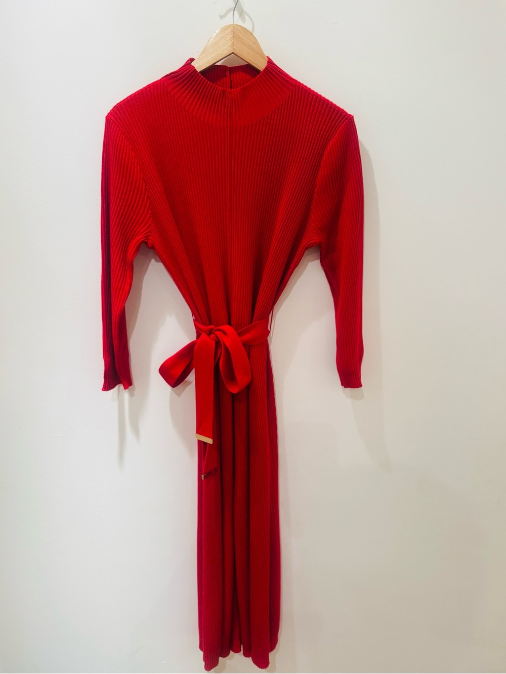 Calvin Klein knit red dress with removable belt. Size XL.